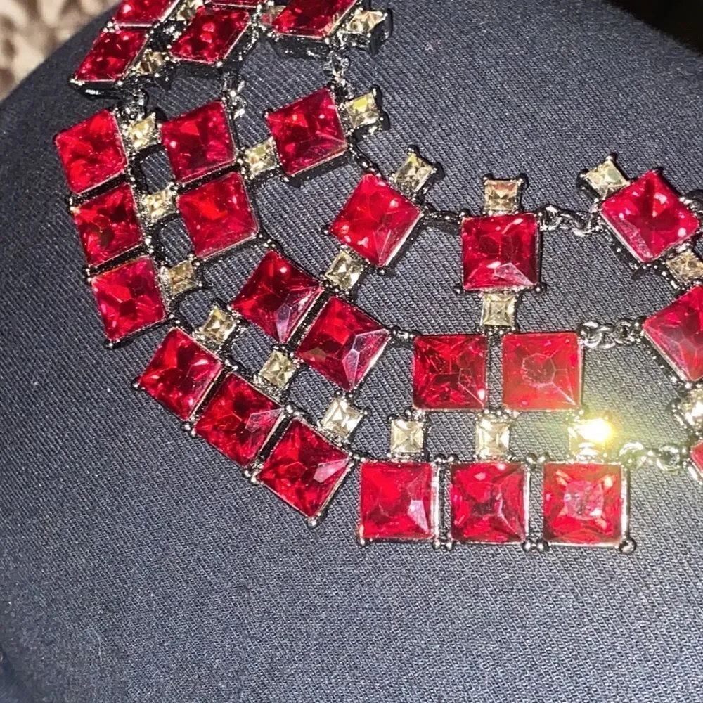 Kenneth Cole Statement Necklace!
